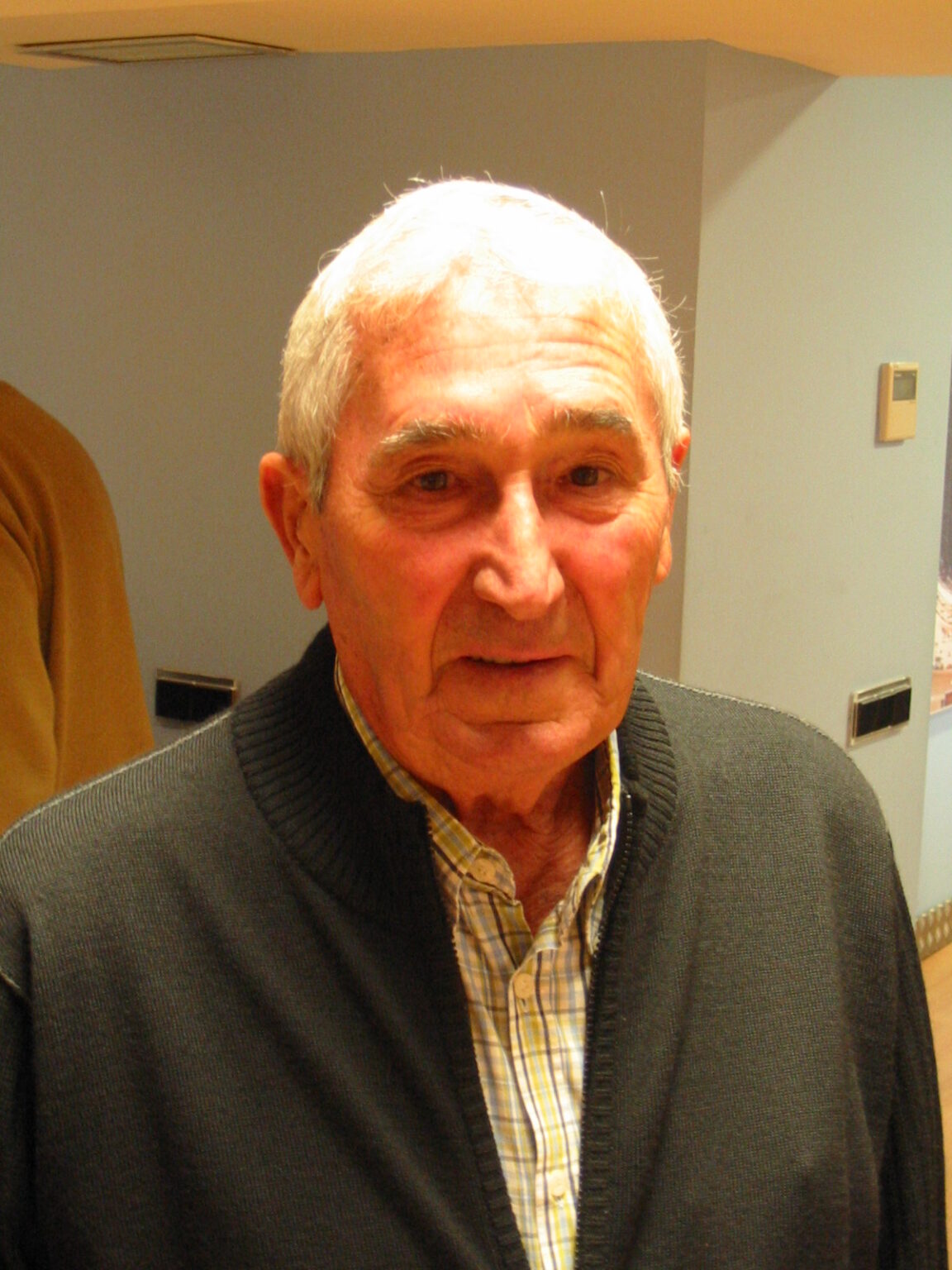 RAFAEL BECEDAS PÉREZ Becedas