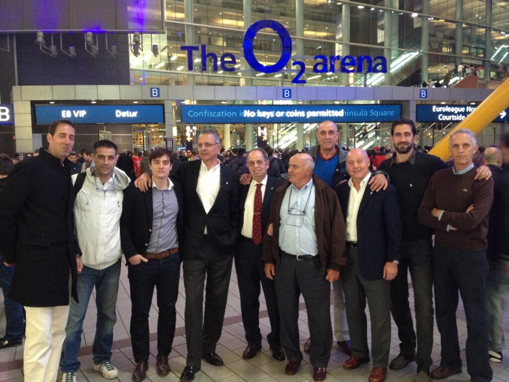 Más de veinte Leyendas Blancas acudieron a la Final Four de Londres la_foto