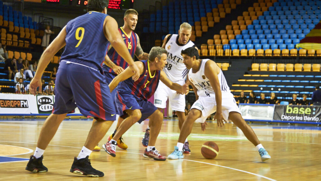 Los veteranos blancos, campeones del ‘Triangular Leyendas del Basquet’ _MG_1900