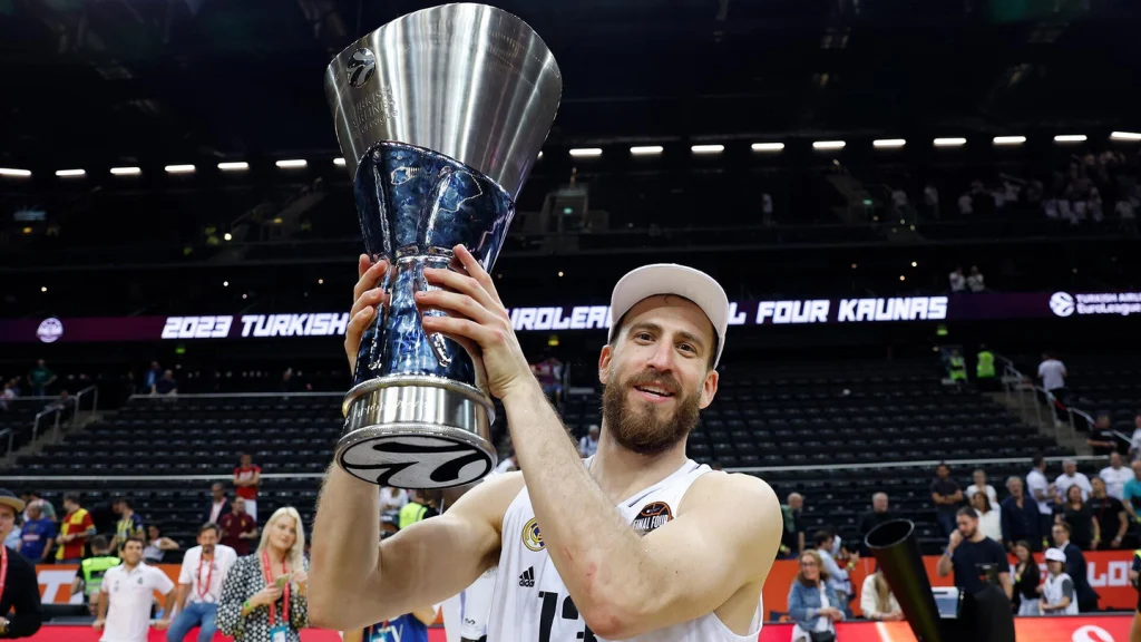 Las Leyendas Blancas preparan una ilusionante temporada 2023-24 en la que contarán con la magia de Sergio ‘El Chacho’ Rodríguez