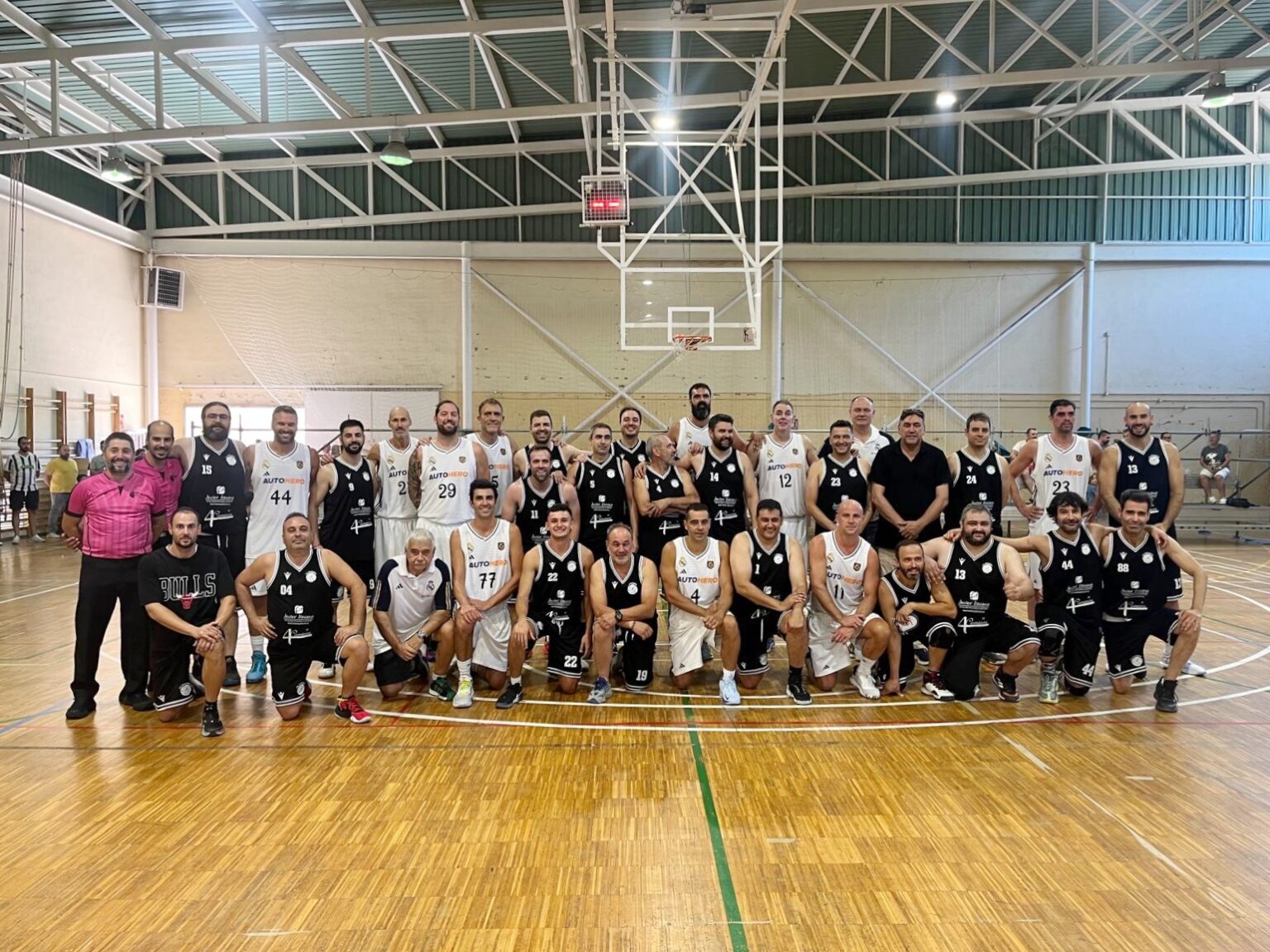Las Leyendas Blancas inician la temporada 25-26 con victoria frente a un combinado local en Piedrabuena