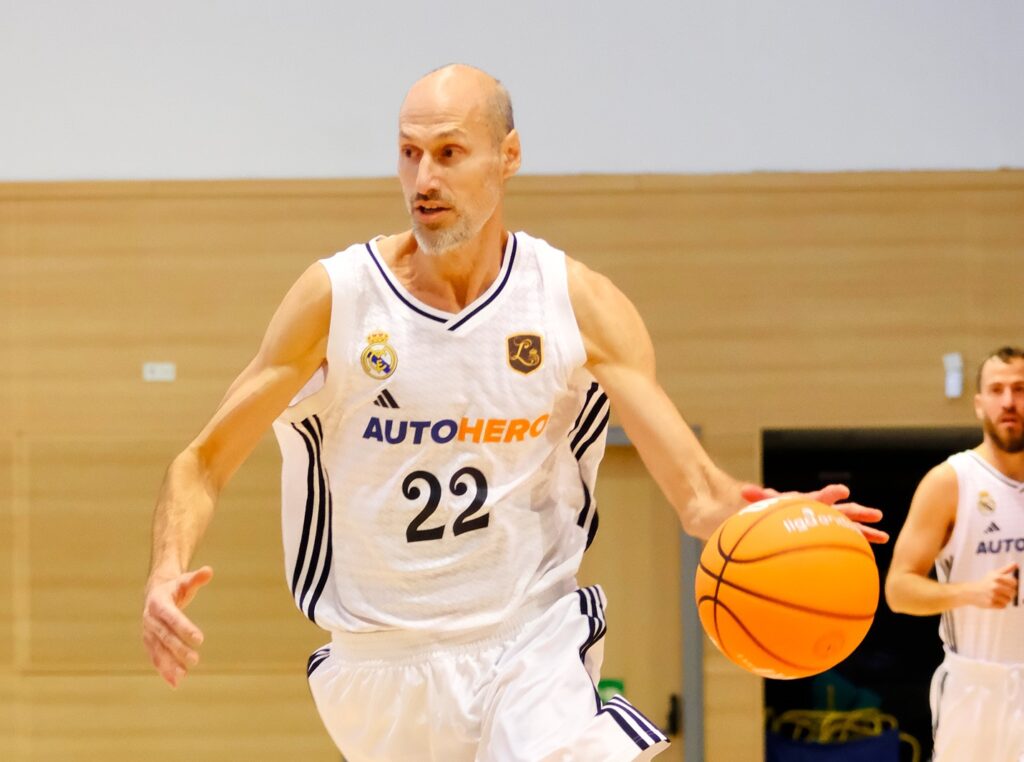 Una ajetreada pretemporada 2025-26 comienza en Piedrabuena este fin de semana para las Leyendas Blancas